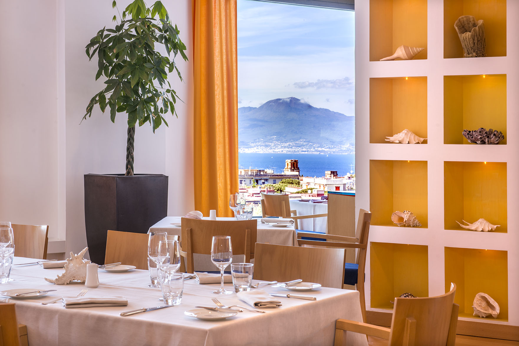 Restaurants and Bars - Hilton Sorrento Palace Dining 
